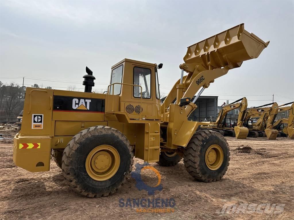 CAT 966C لوادر بعجل