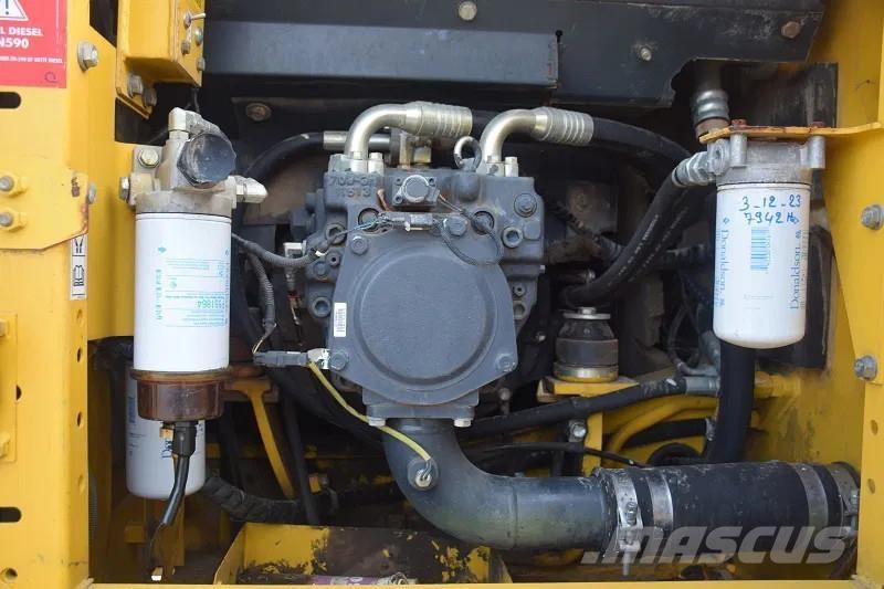 Komatsu PC160 LC8 حفارات زحافة