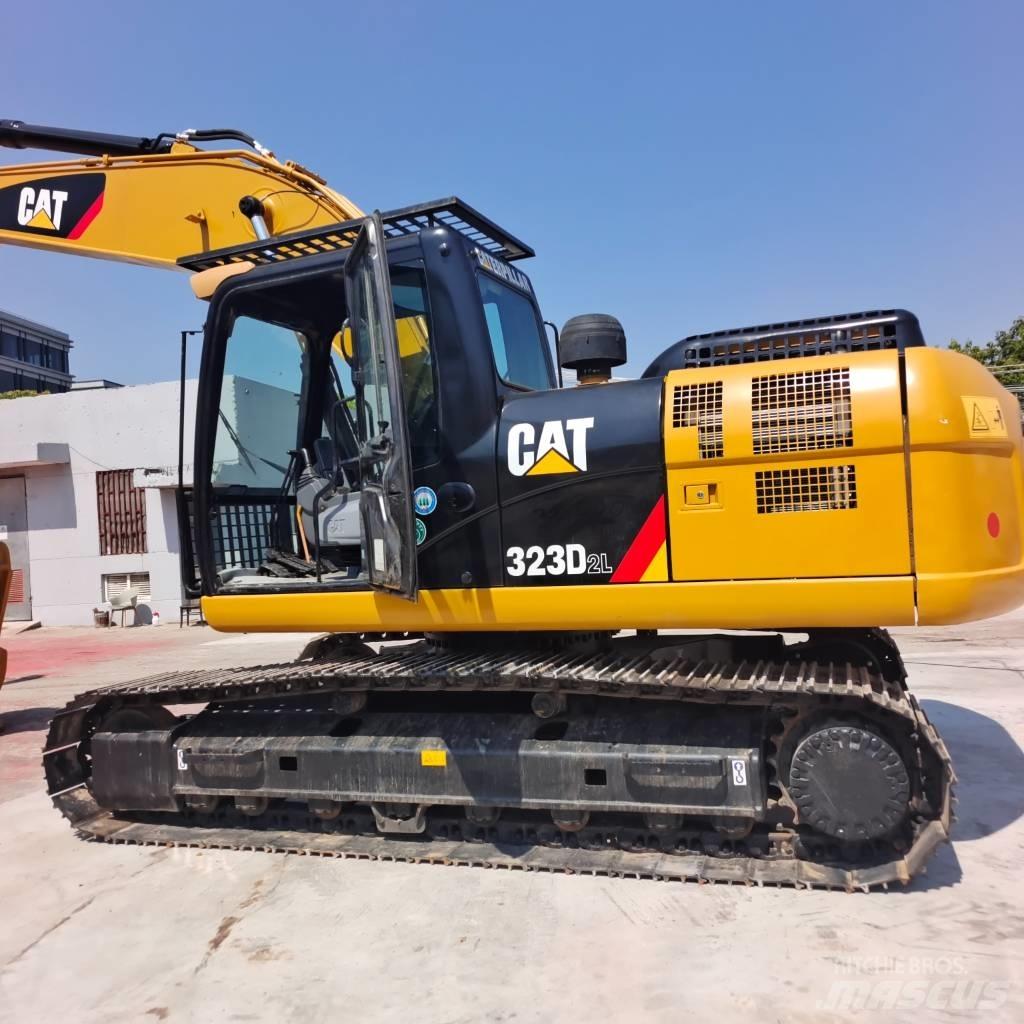 CAT 320 D2L حفارات زحافة
