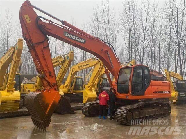 Doosan DX300LC حفارات زحافة