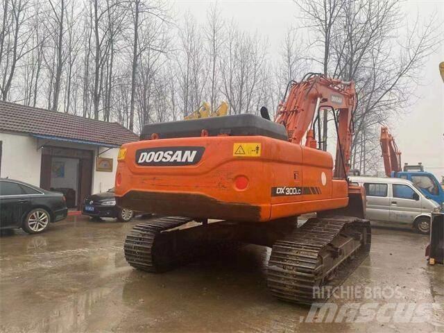 Doosan DX300LC حفارات زحافة