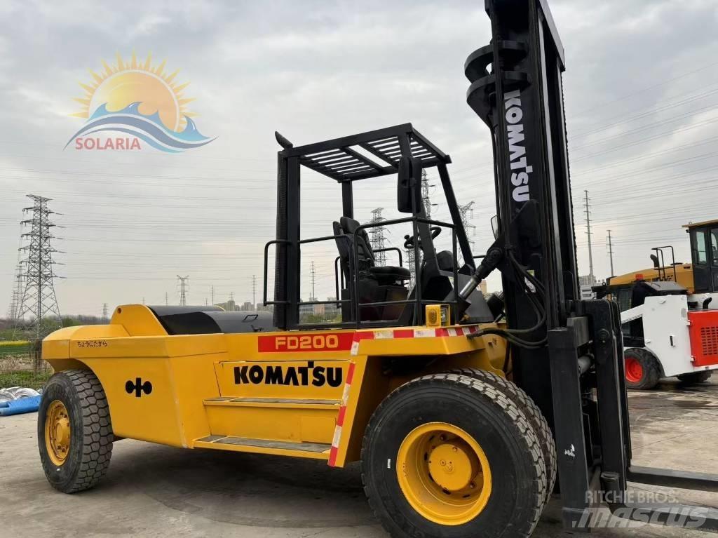 Komatsu FD 200 شاحنات الديزل