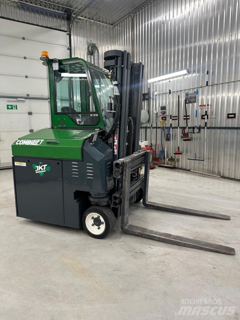Combilift CB2500E شاحنات ذات رافعات شوكية تعمل بالكهرباء