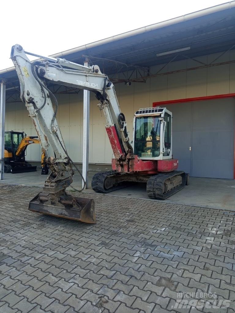 Takeuchi TB 180 FR حفارات زحافة