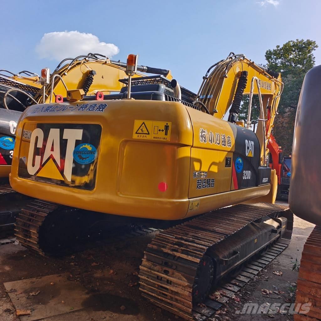 CAT 320DL حفارات زحافة