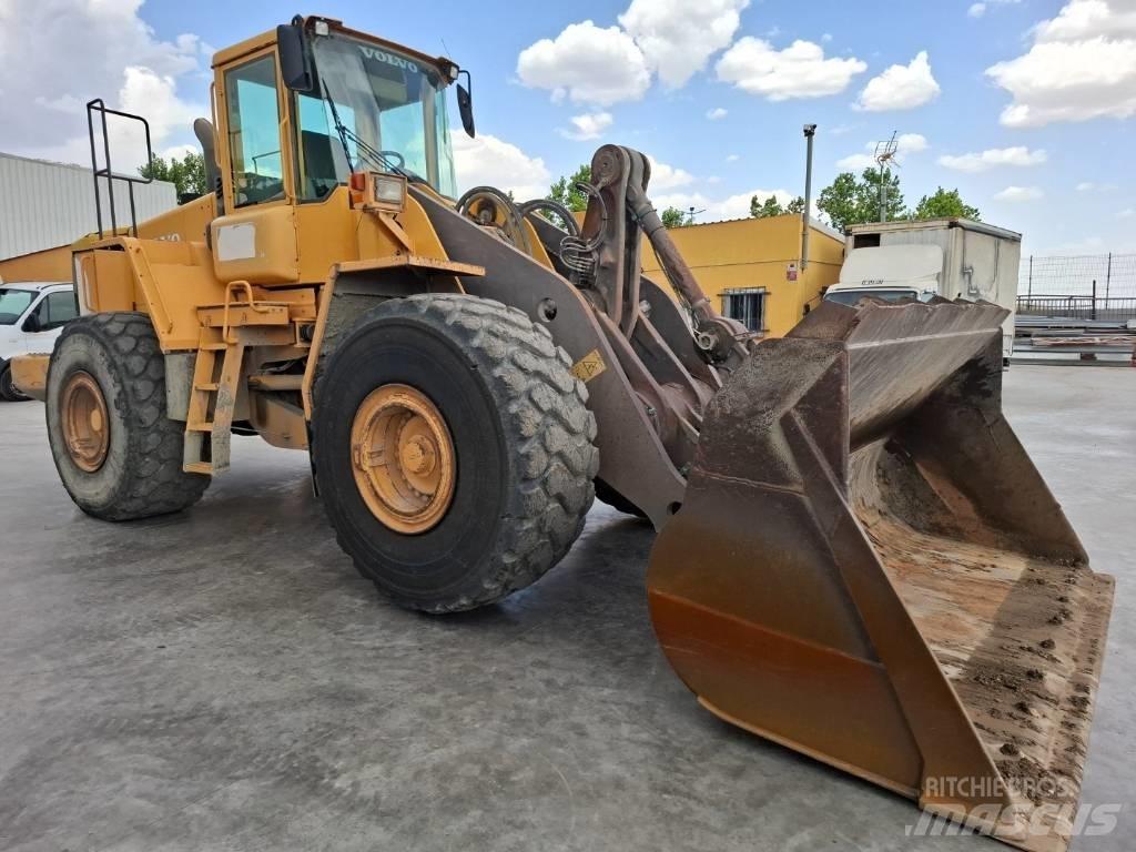Volvo L 180 E لوادر بعجل
