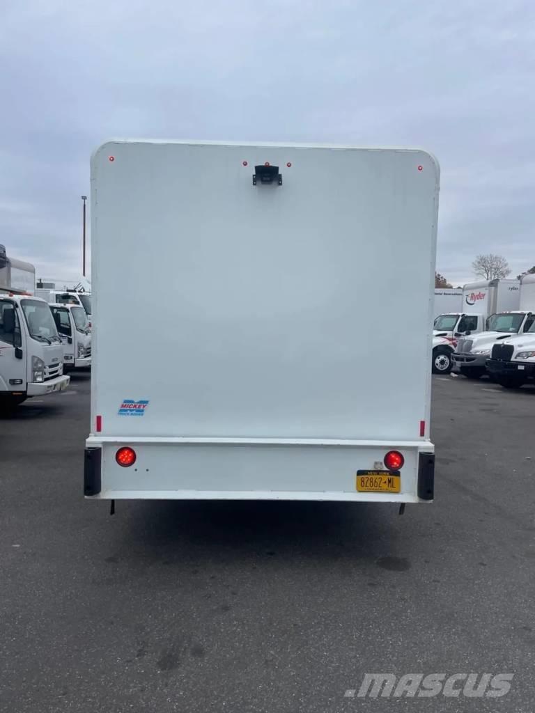 International 4300 شاحنات نقل المشروبات