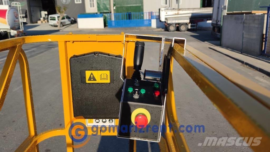 Haulotte Compact 8 رافعات مقصية الشكل