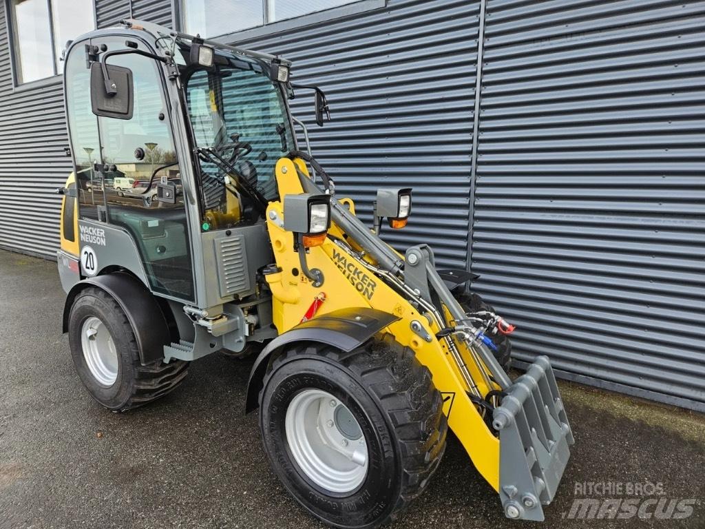 Wacker Neuson WL 25 لوادر بعجل