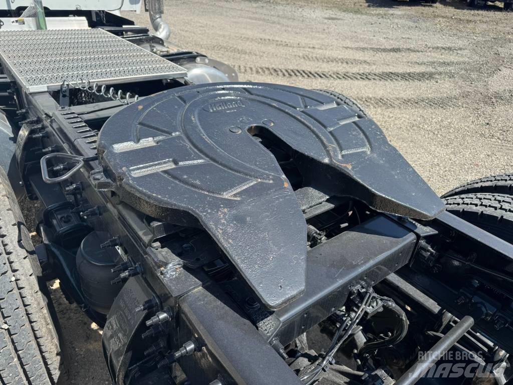 Peterbilt 567 وحدات الجر
