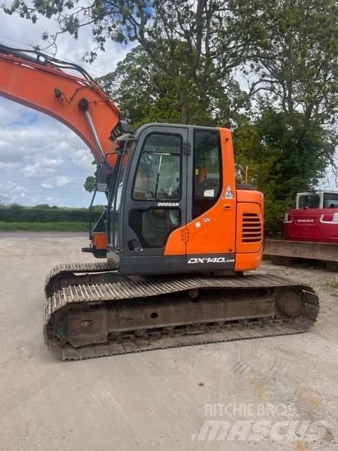 Doosan DX 140 LCR-5 حفارات زحافة