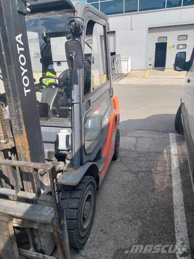 Toyota 02-8FDF25 شاحنات الديزل