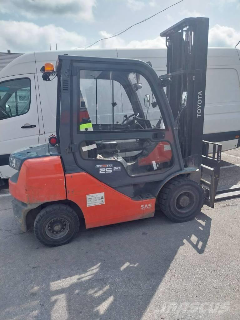 Toyota 02-8FDF25 شاحنات الديزل