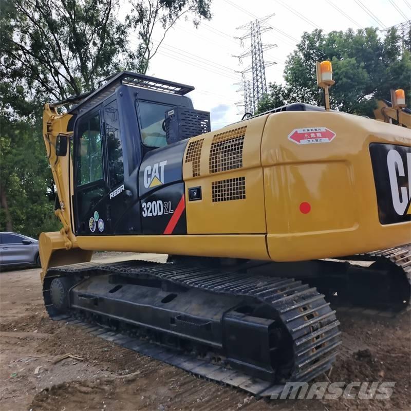 CAT 320 D L حفارات زحافة