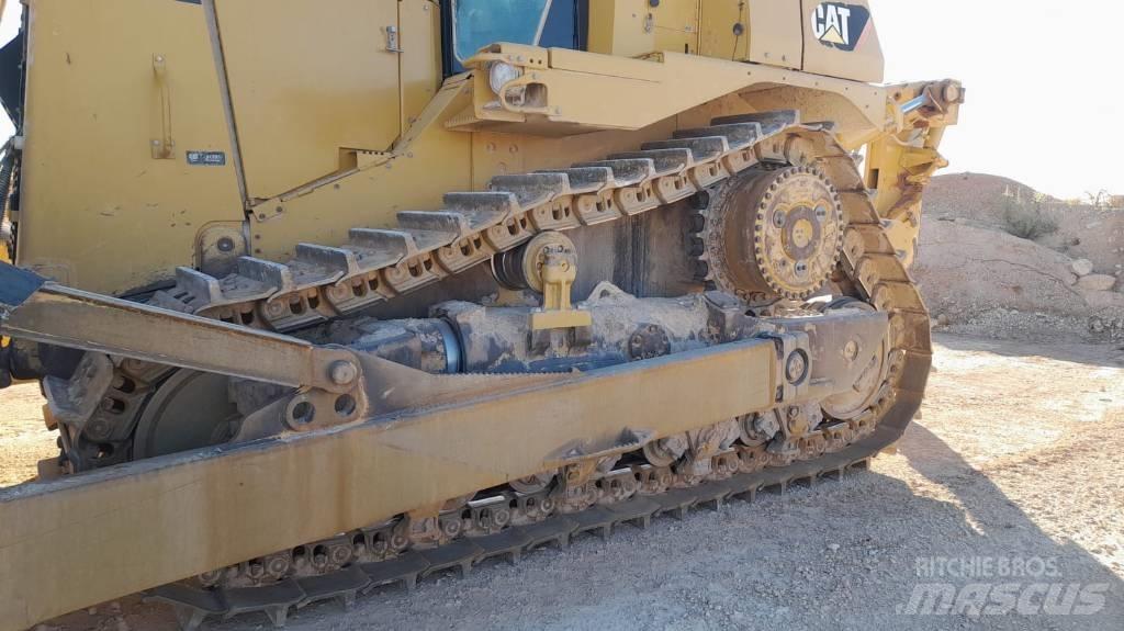 CAT D9T بلدوزرات مجنزرة