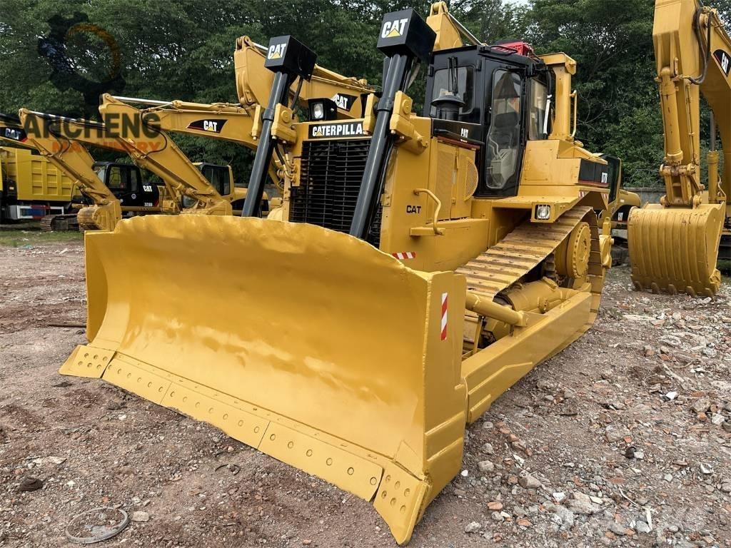 CAT D7R بلدوزرات مجنزرة
