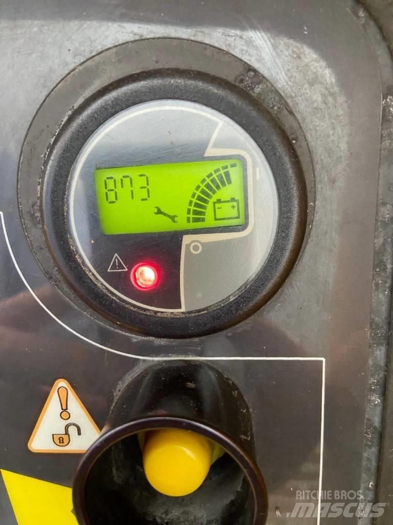 JLG E 600 JP رافعات سلة تلسكوبية