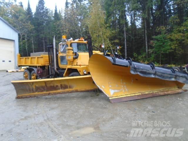 Mack RM 6866 S حراثات ونصول الجليد