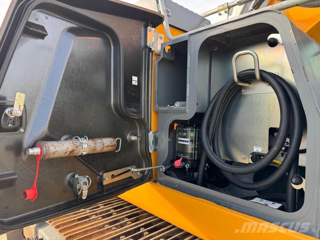 Liebherr R922 LC حفارات زحافة