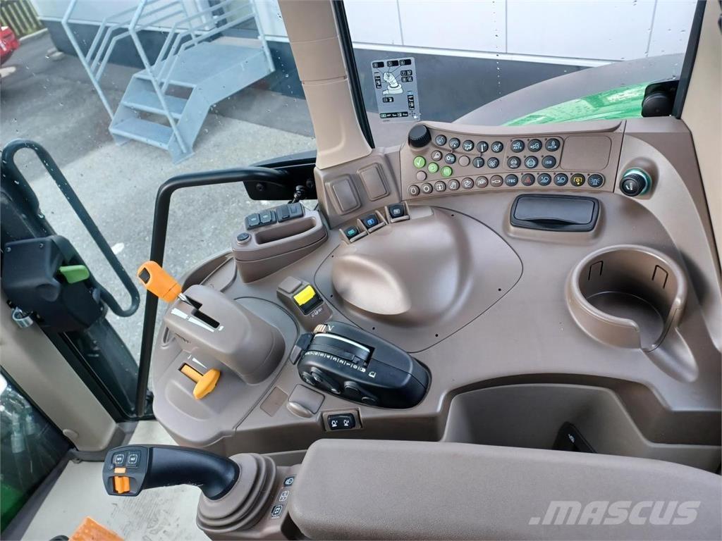 John Deere 6120M الجرارات