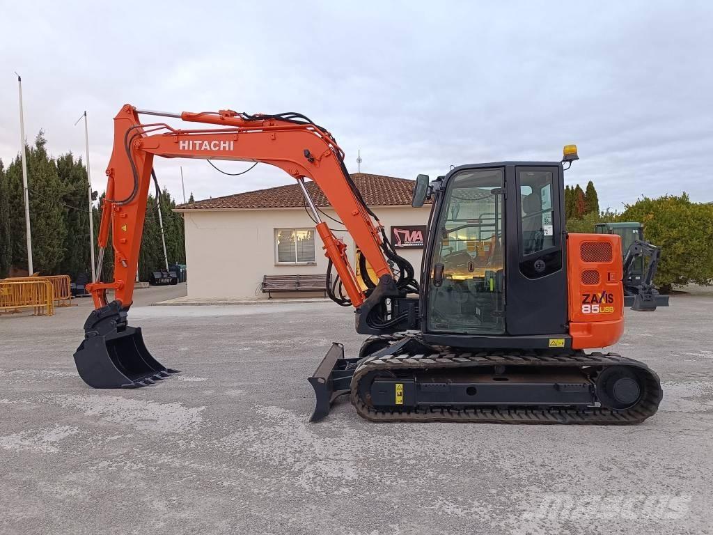 Hitachi ZX 85 US B-6 حفارات زحافة