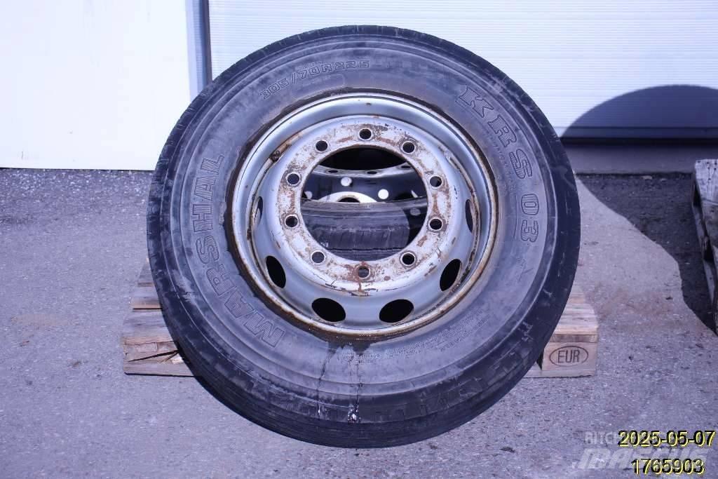  Marshal KRS 03 الإطارات والعجلات والحافات