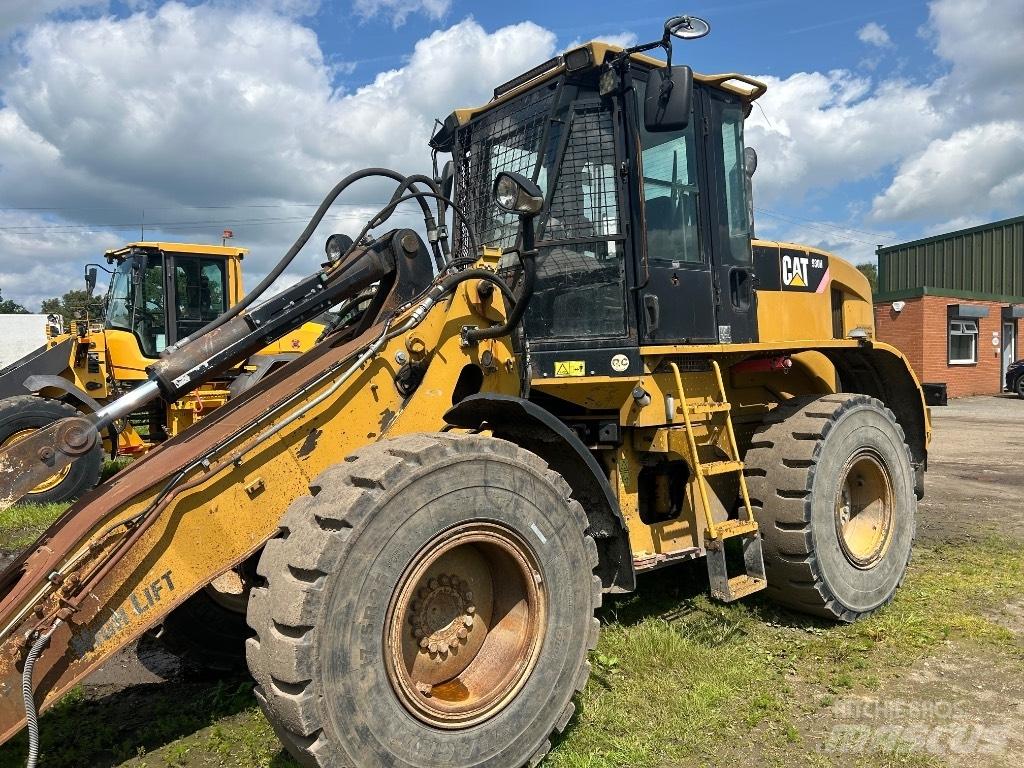 CAT 930H لوادر بعجل