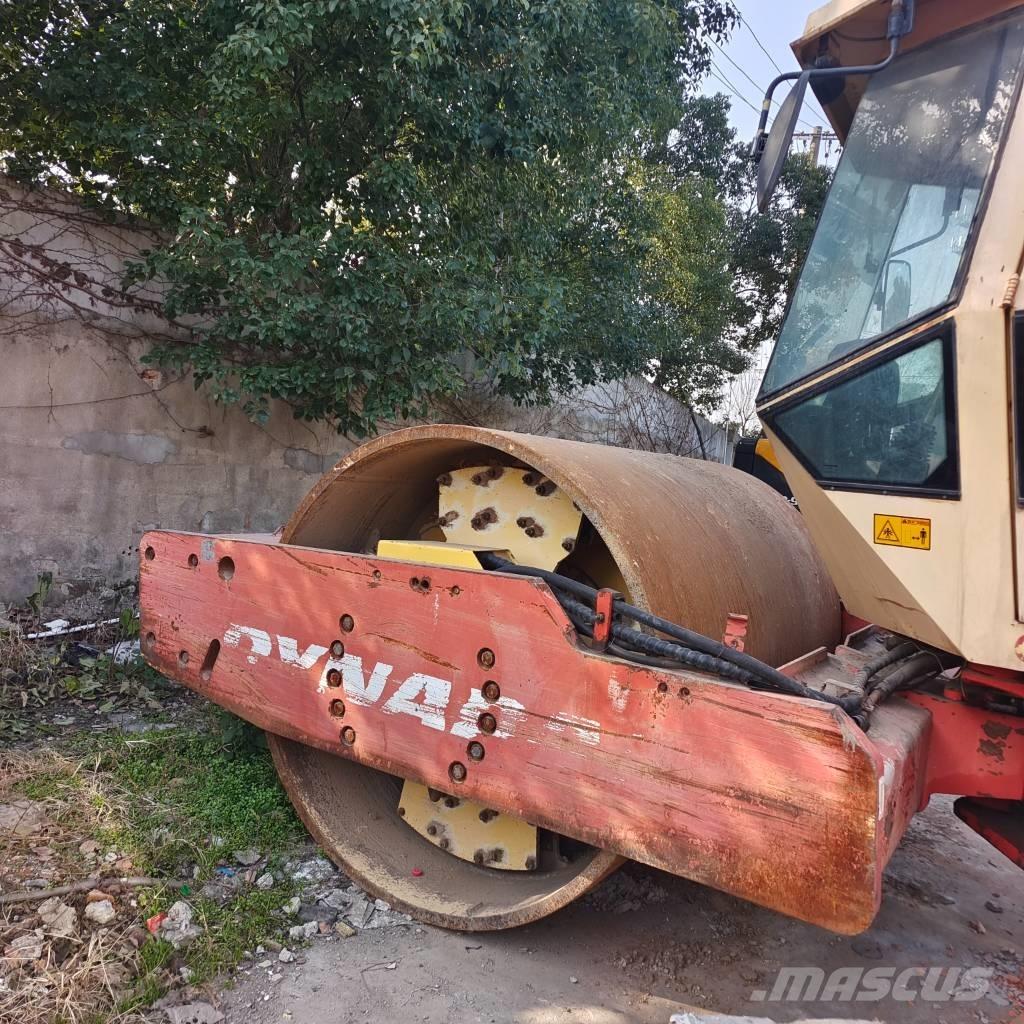 Dynapac CA 610 مداحل أحادية الأسطوانة