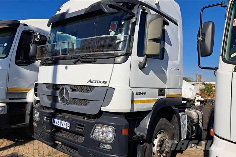 Mercedes-Benz 2644 شاحنات أخرى