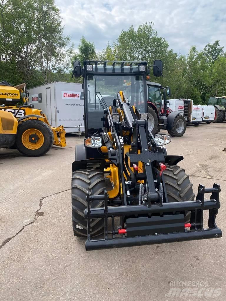 JCB 403 PLUS معدات مناولة لأغراض الزراعة
