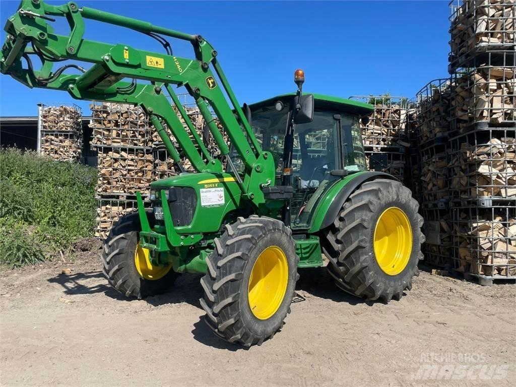 John Deere 5055E الجرارات