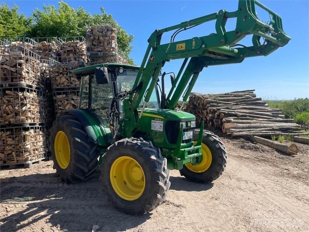 John Deere 5055E الجرارات