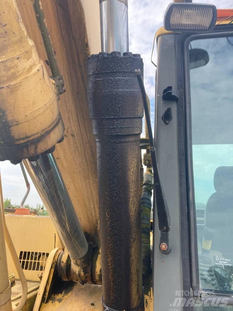 Komatsu PW 170 حفارات بعجل