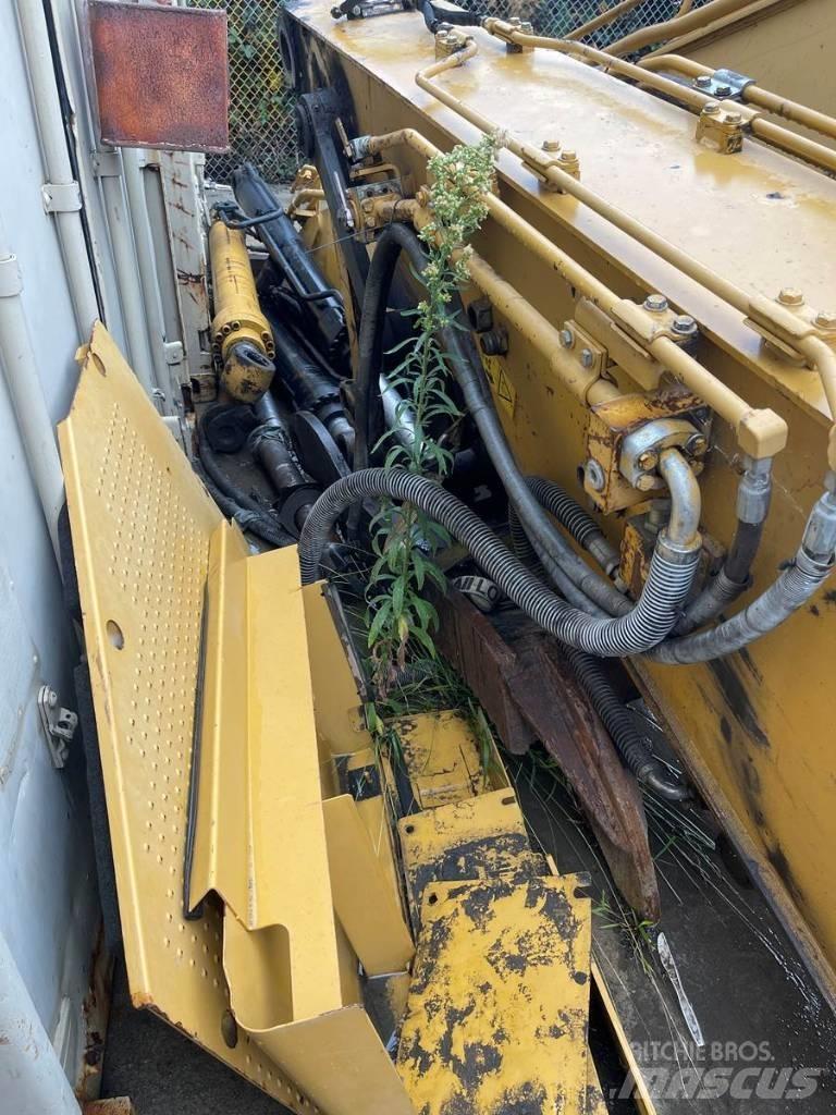 CAT 328 D LCR حفارات زحافة