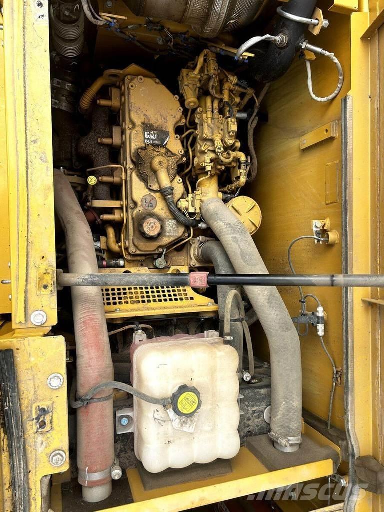 CAT 313FL حفارات زحافة