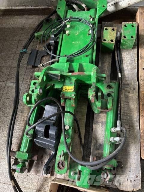 John Deere Hitch الجرارات
