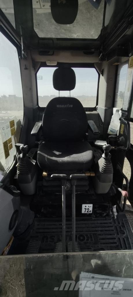 Komatsu PC 138 US-8 حفارات زحافة