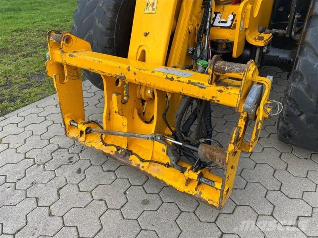 JCB 542-70 AGRIPRO معدات مناولة لأغراض الزراعة
