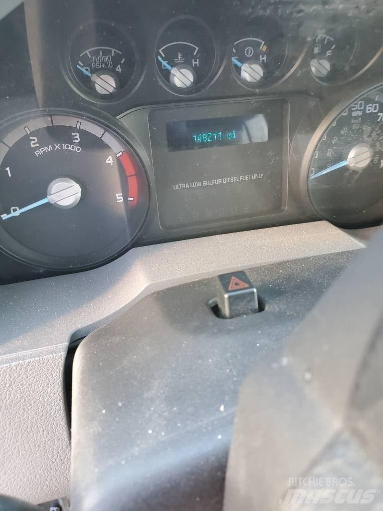 Ford F 550 SD شاحنات مسطحة/مفصلية الجوانب