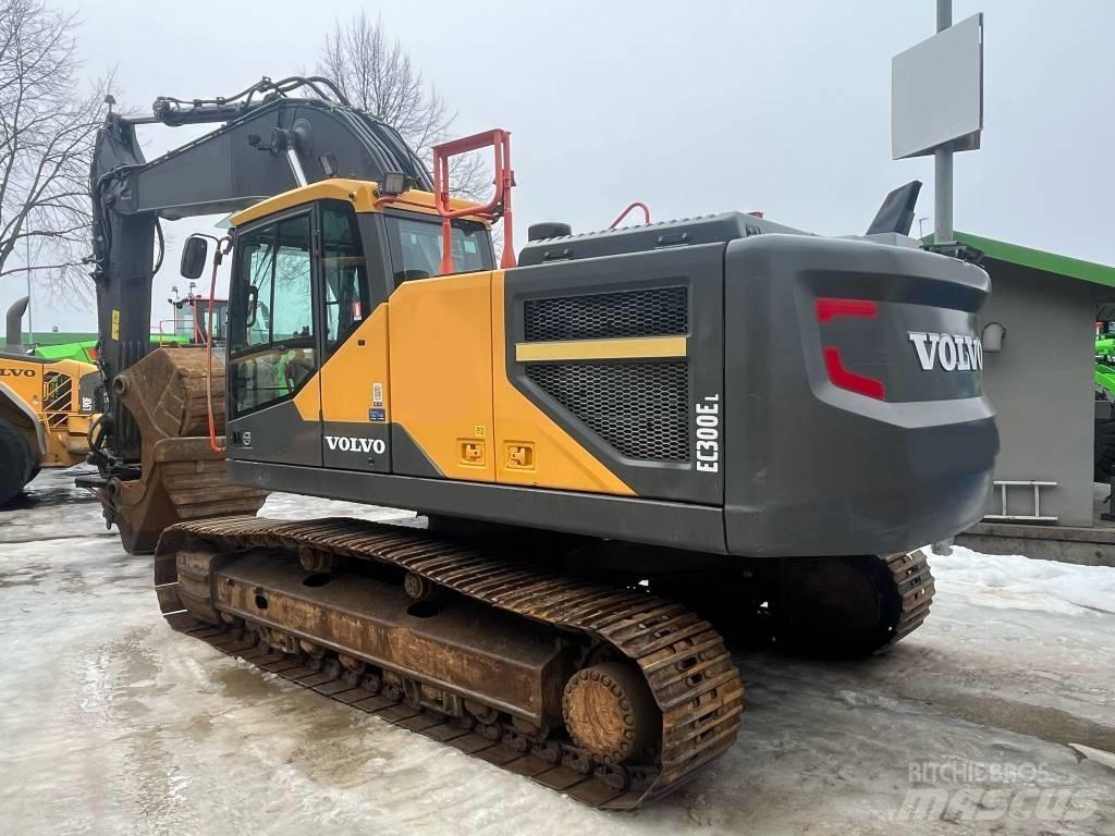 Volvo EC 300 E حفارات زحافة