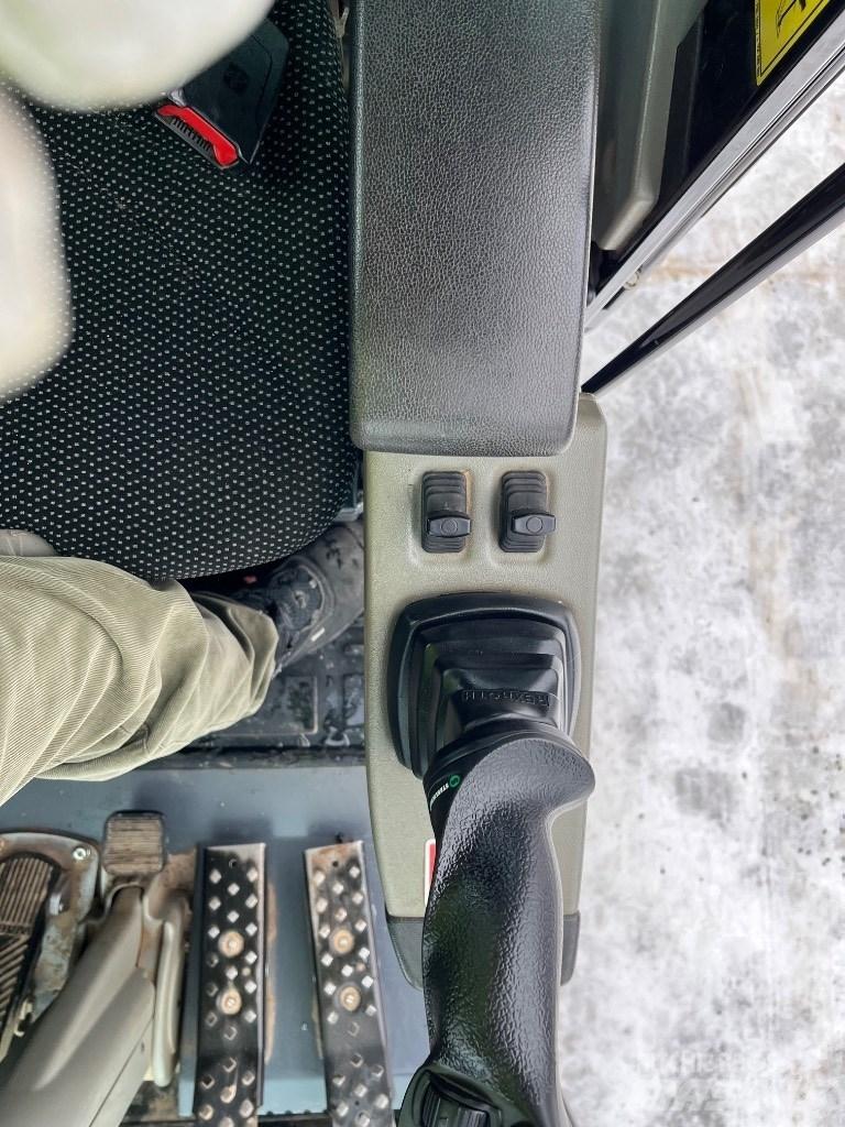 Yanmar B 95 W حفارات بعجل