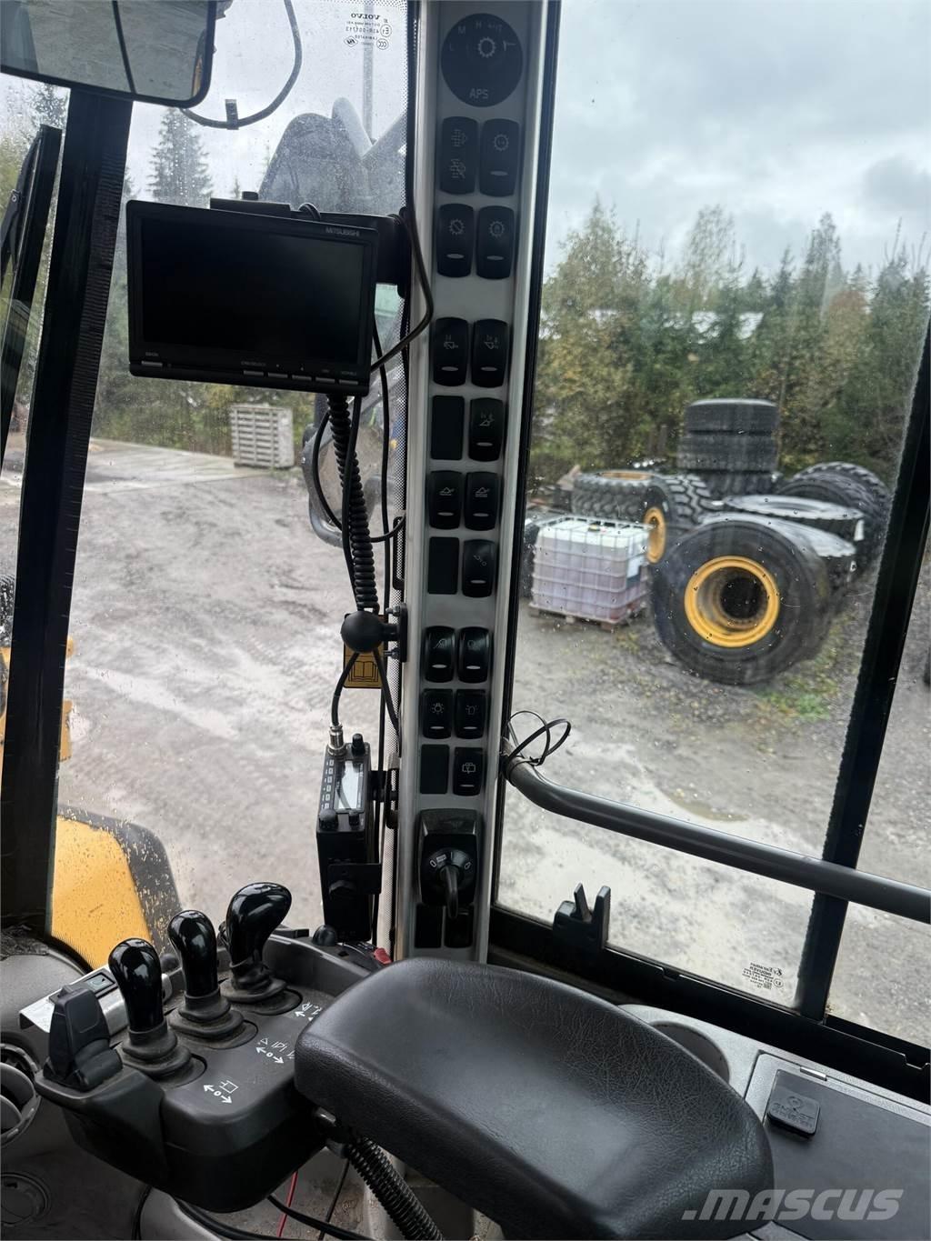 Volvo L180G لوادر بعجل