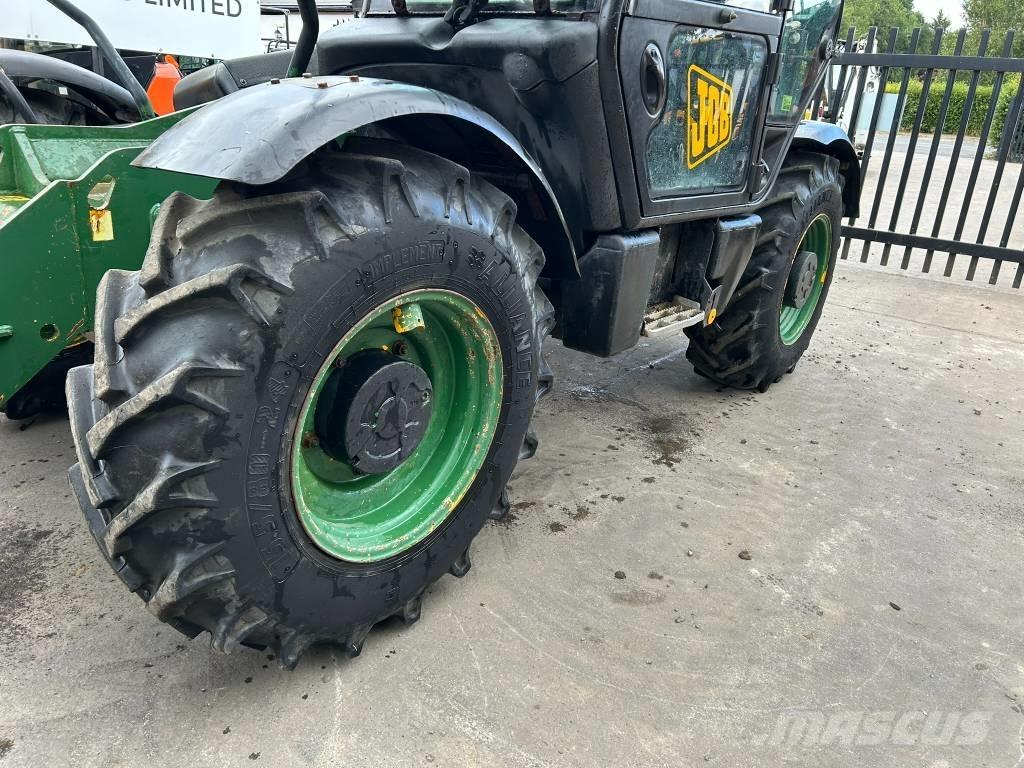 JCB 535-125 مناولات متداخلة