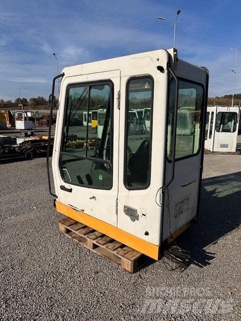 Liebherr R 954 B CAB كابينة والداخلية
