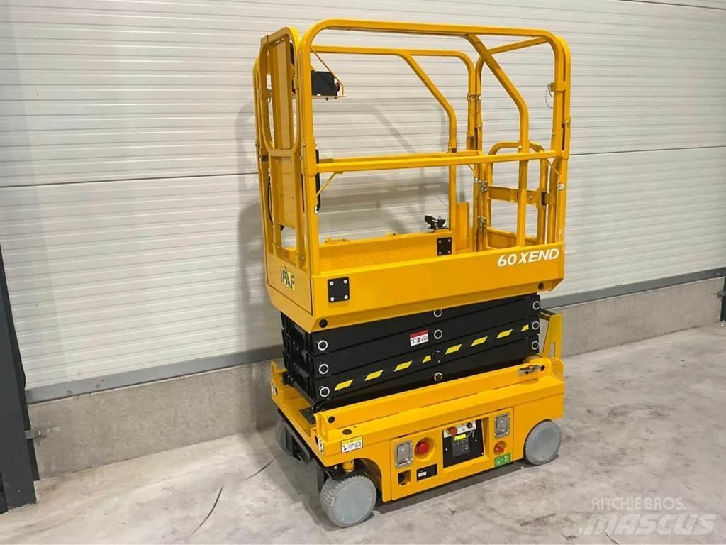 John Deere 60XEND رافعات مقصية الشكل