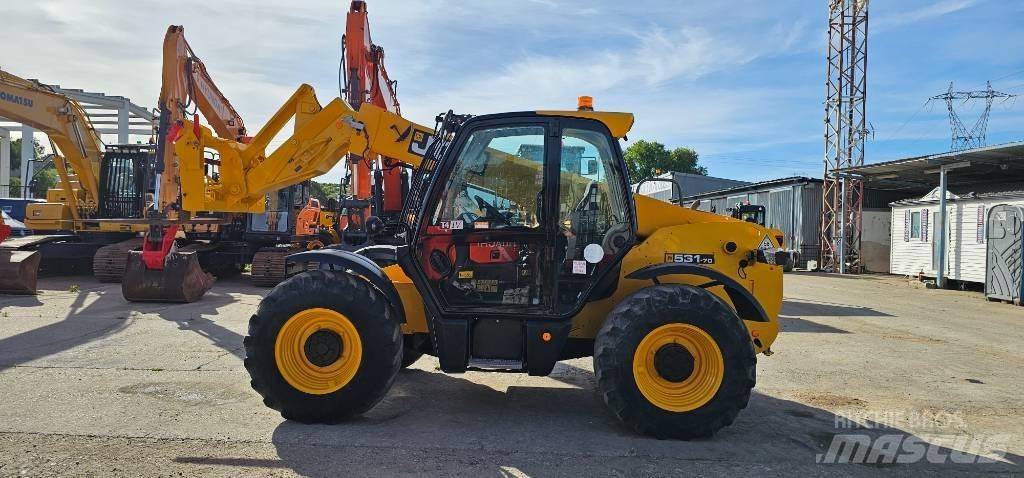 JCB 531-70 مناولات متداخلة
