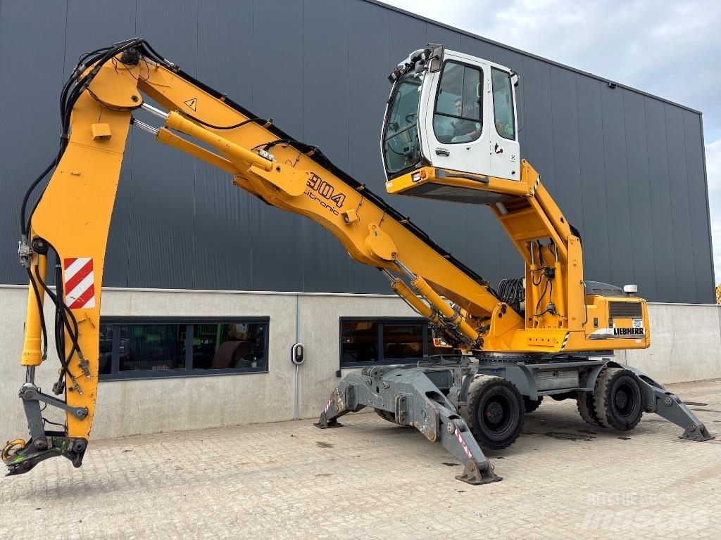 Liebherr A 904 C HD مناولات المخلفات / مناولات صناعية