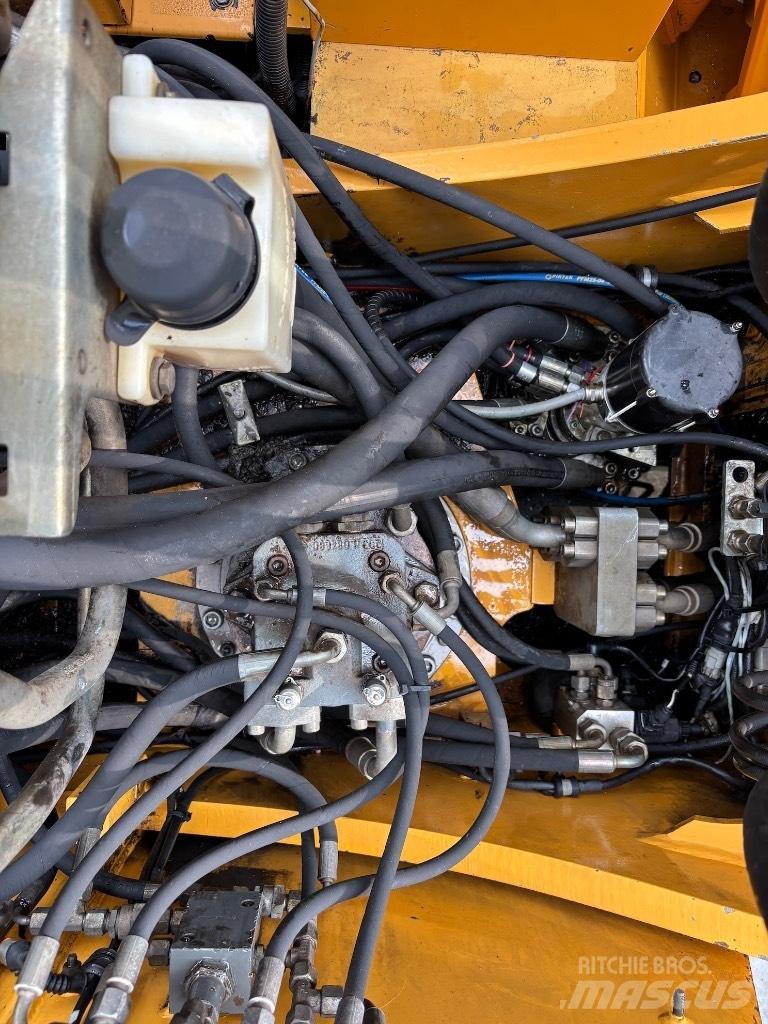 Liebherr A 904 C HD مناولات المخلفات / مناولات صناعية