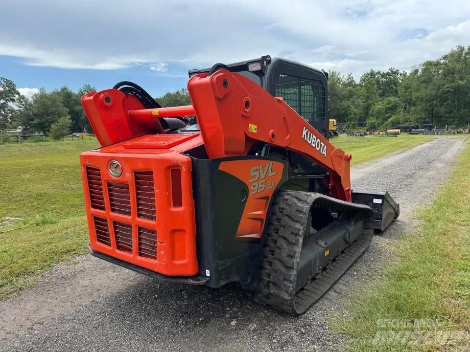 Kubota SVL 95-2 S لوادر انزلاقية التوجيه