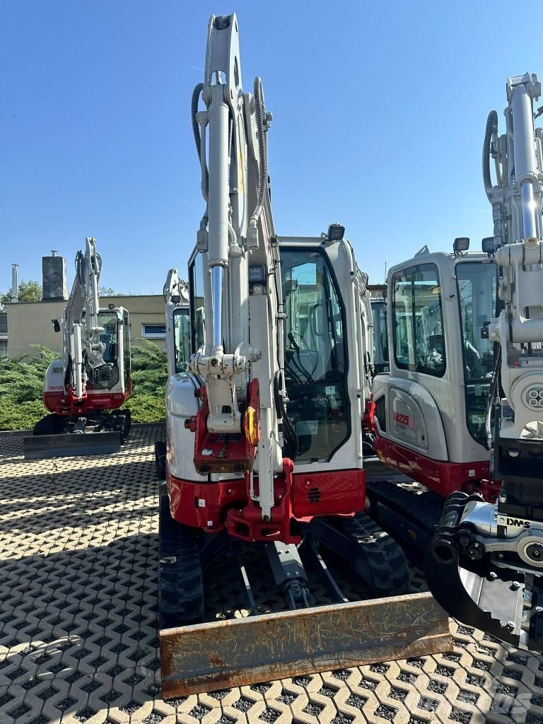 Takeuchi TB325R V1 حفارات صغيرة أقل من 7 طن (حفارات صغيرة)